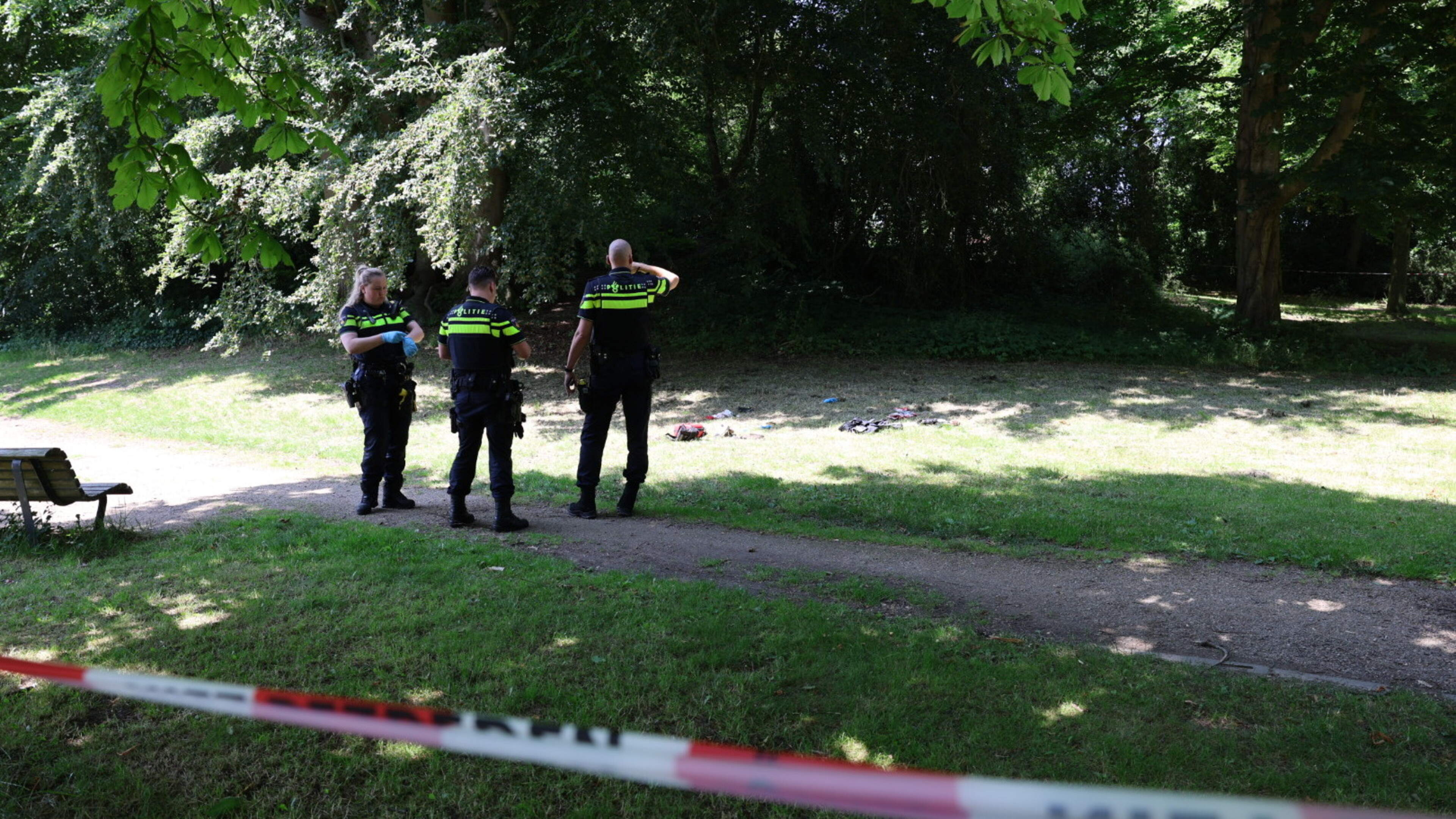 Persoon met spoed naar ziekenhuis na steekpartij in park Haarlem