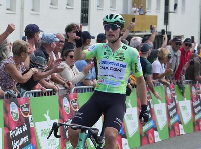 Olav Kooij kan in Baloise Belgium Tour nog niet meesprinten, maar rekent op Tour-debuut: ‘Lekker om bevestiging te krijgen’
