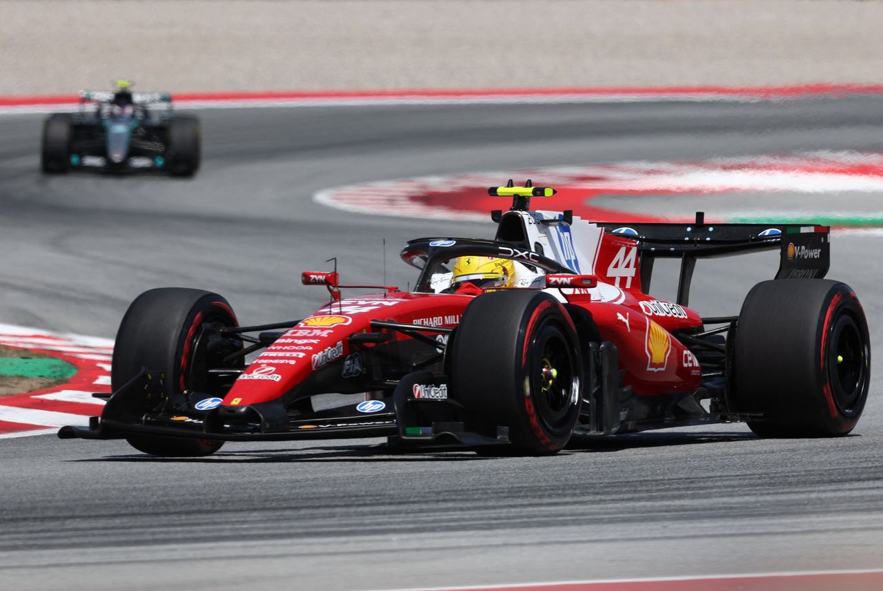 Eindelijk heeft Lewis Hamilton zijn eerste Ferrari-overwinning