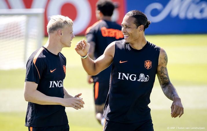 Oranje traint met fitte selectie voor tweede WK-duel met Zweden