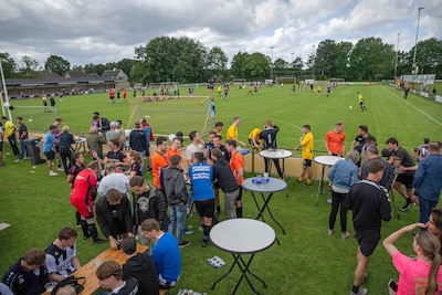 ‘Toen de 10-0 viel, rende hij naakt het veld over’: SPV Vlierden maakte in 75 jaar van alles mee