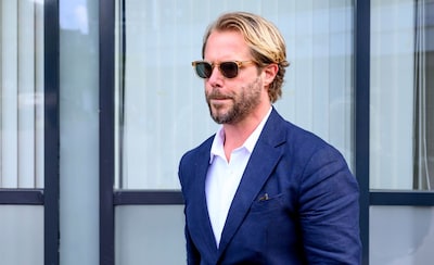 Veroordeelde acteur Thijs Römer staat weer op de planken