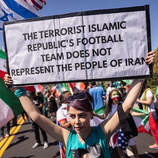 De beladen WK-avond van Iran op Amerikaanse bodem, vol protest en vooral gejuich. ‘Zij zijn net zo tegen het regime als wij’