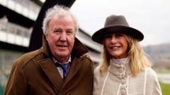 Jeremy Clarkson reveals cancer diagnosis in show