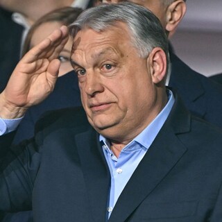 Orbán blijft partijleider Fidesz ondanks verkiezingsnederlaag