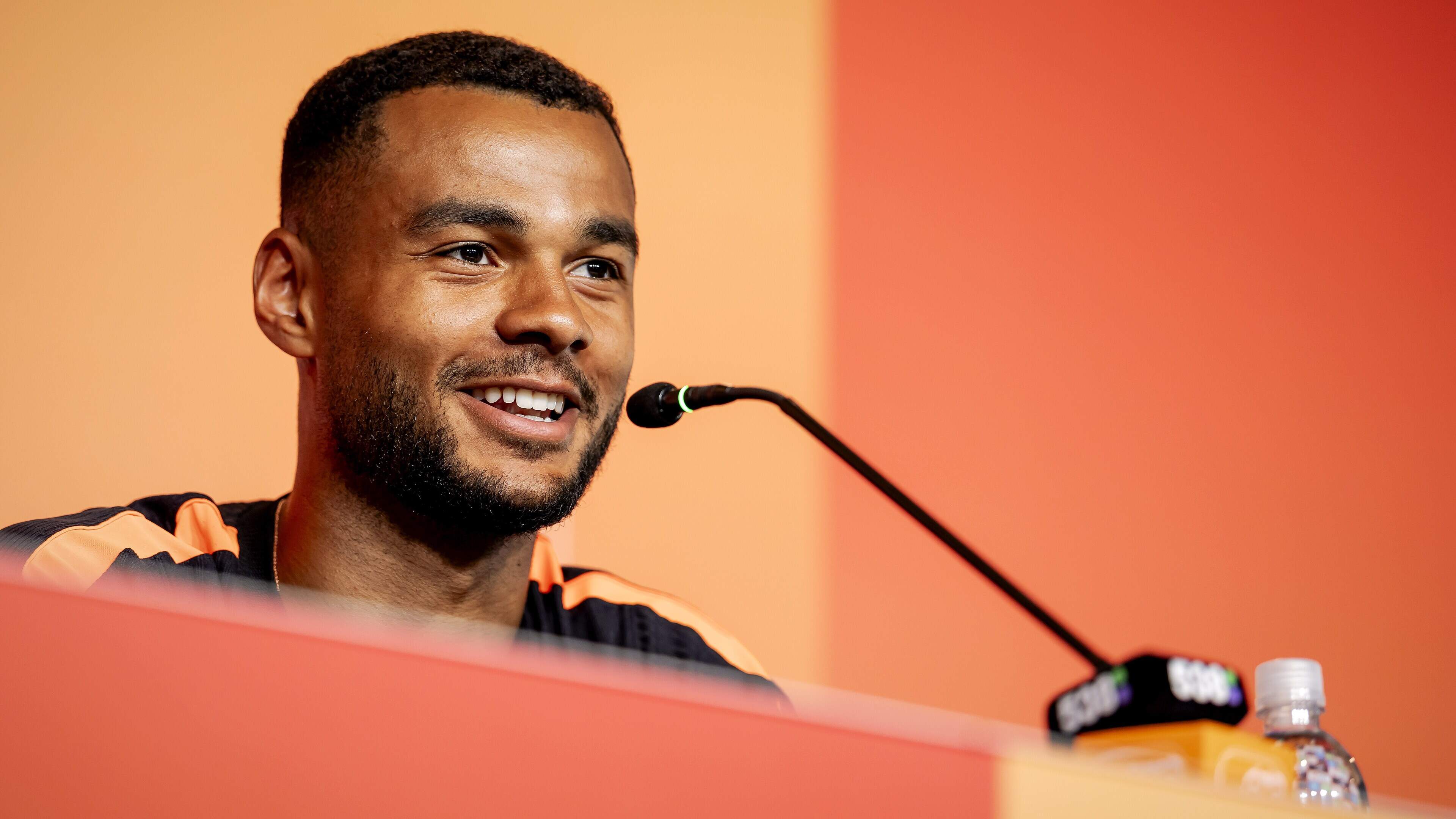 Cody Gakpo ziet kritiek op wissels tegen Japan als gepraat achteraf: ’Spelers Nederlands elftal achter beslissing Ronald Koeman’