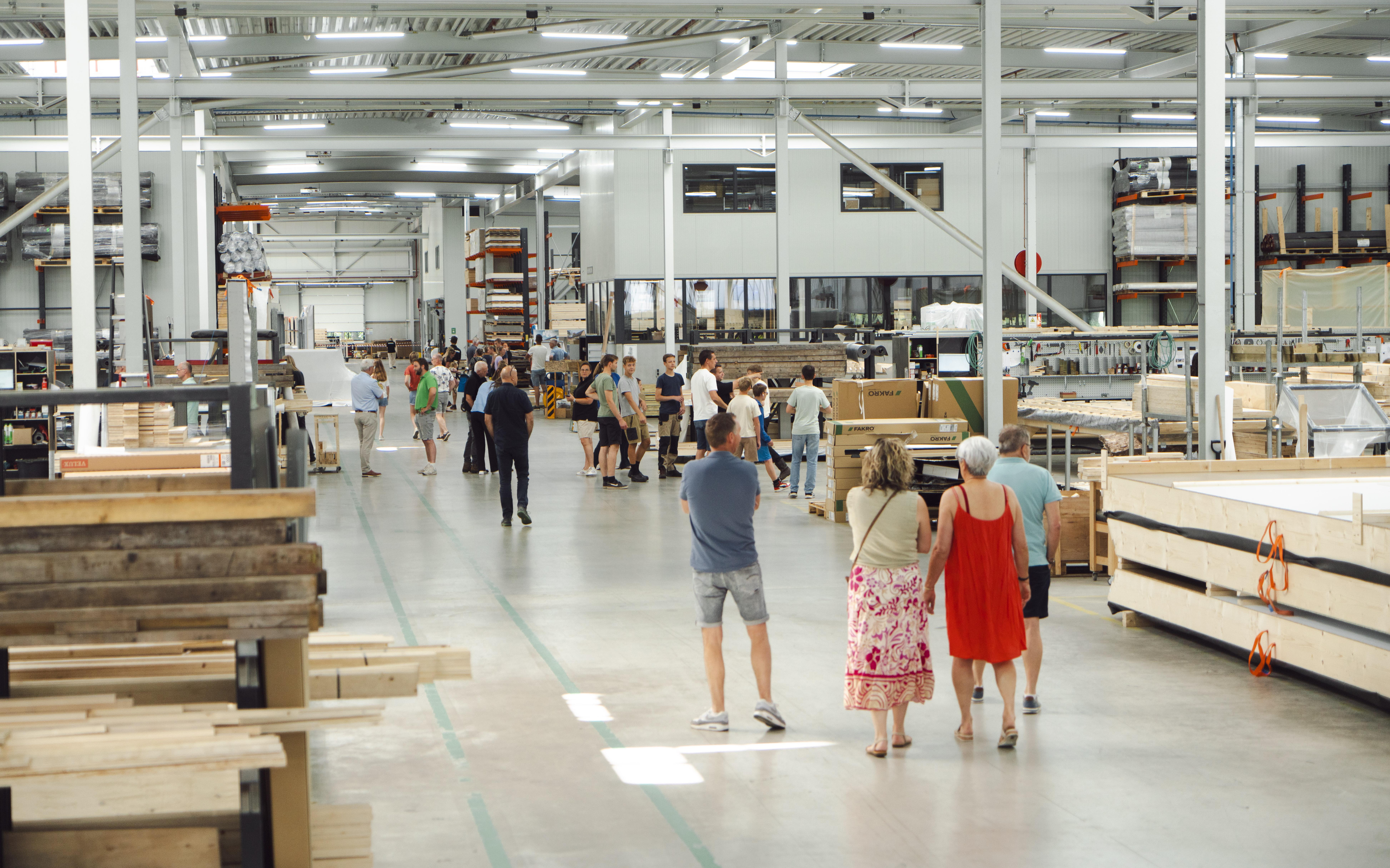 Emergo opent de deuren. Kijk mee in de woningfabriek