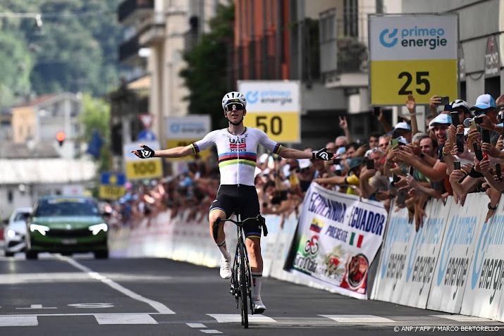 Pogačar wint eerste etappe Ronde van Zwitserland na lange solo