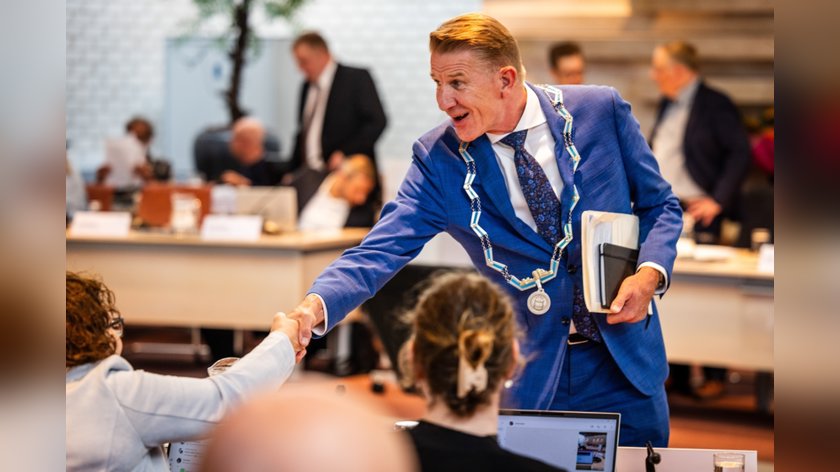Commissaris van de koning: ‘Neem de regie in eigen hand, als je het niet doet, krijg je noodopvang’