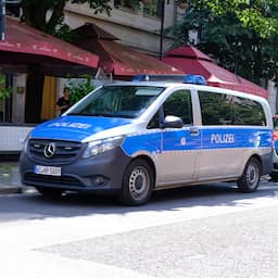 Duitse politie stopt Nederlandse Volvo met zelfgemaakt zwaailicht bij Frankfurt