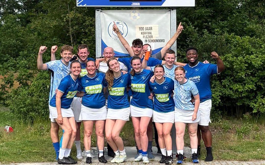 Korfballer Kees (25) uit Emmen beleeft bij SDO historisch seizoen met twee promoties. ‘Iedereen werkt voor elkaar’