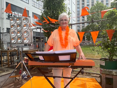 Orgel Joke fit genoeg voor optreden tijdens WK, mits Oranje doorgaat: ‘Super te gek’