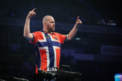 World Cup of Darts | Michael van Gerwen en Gian van Veen overtuigend naar halve finale, Noord-Ierland de tegenstander
