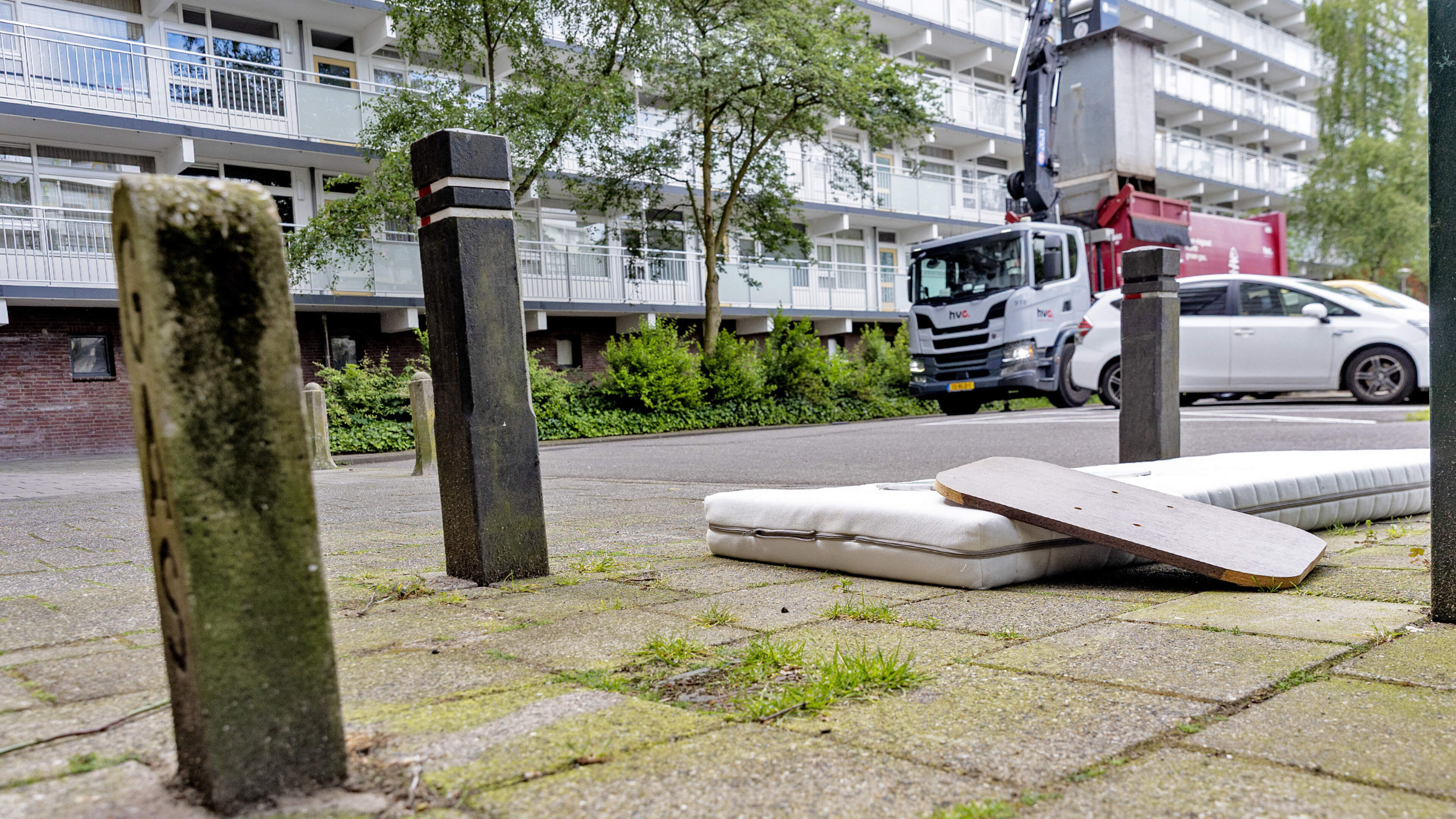 Overlast Luxemburglaan in Heemskerk vraagt om snelle aanpak. ’Afvaldumping gaat maar door. Het verloedert’