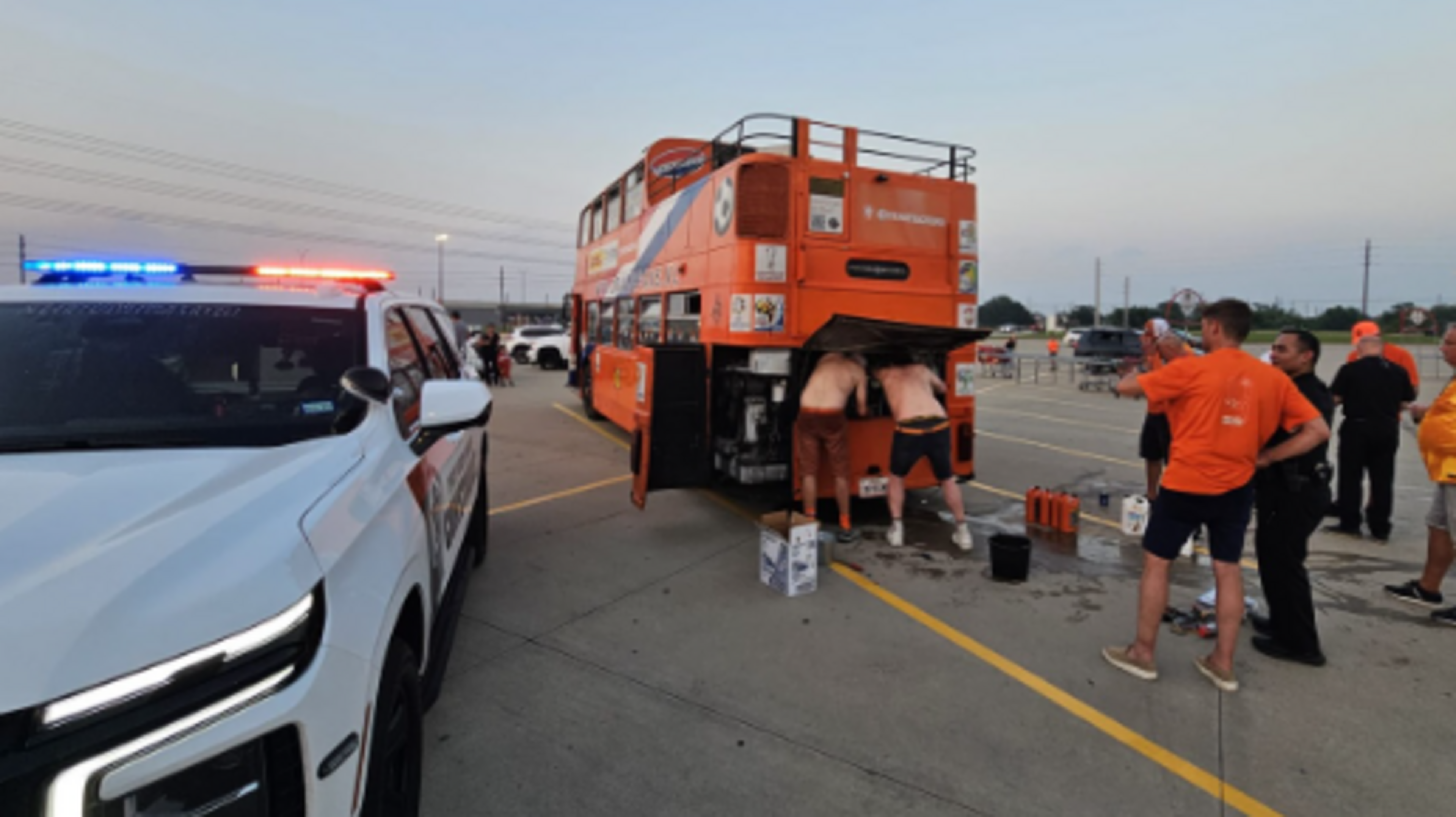 LIVE WK 2026 | Houston, we have a problem: beroemde Oranje-bus heeft panne