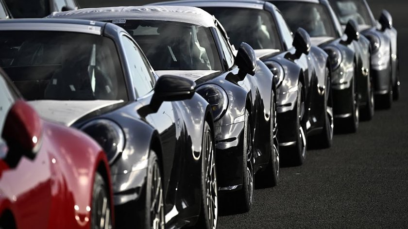 Sportwagenmaker Porsche snijdt verder in kosten