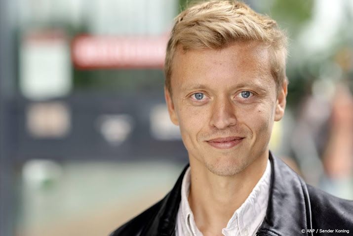 Nicolaas Veul loopt voor nieuwe serie mee met gehandicaptenzorg