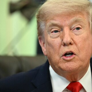 Live VS: Trumps naam verwijderd van gevel Kennedy Center