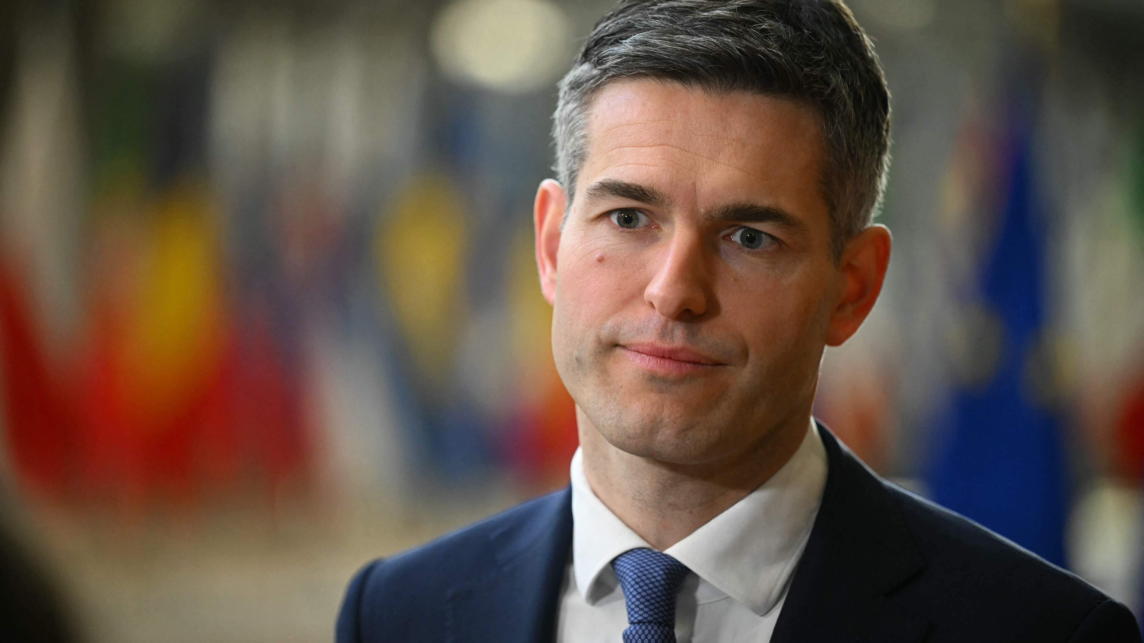 Hoe snel durft Nederland echt in te grijpen in de Straat van Hormuz? Minister Berendsen: ’Eerst inhoud akkoord afwachten’