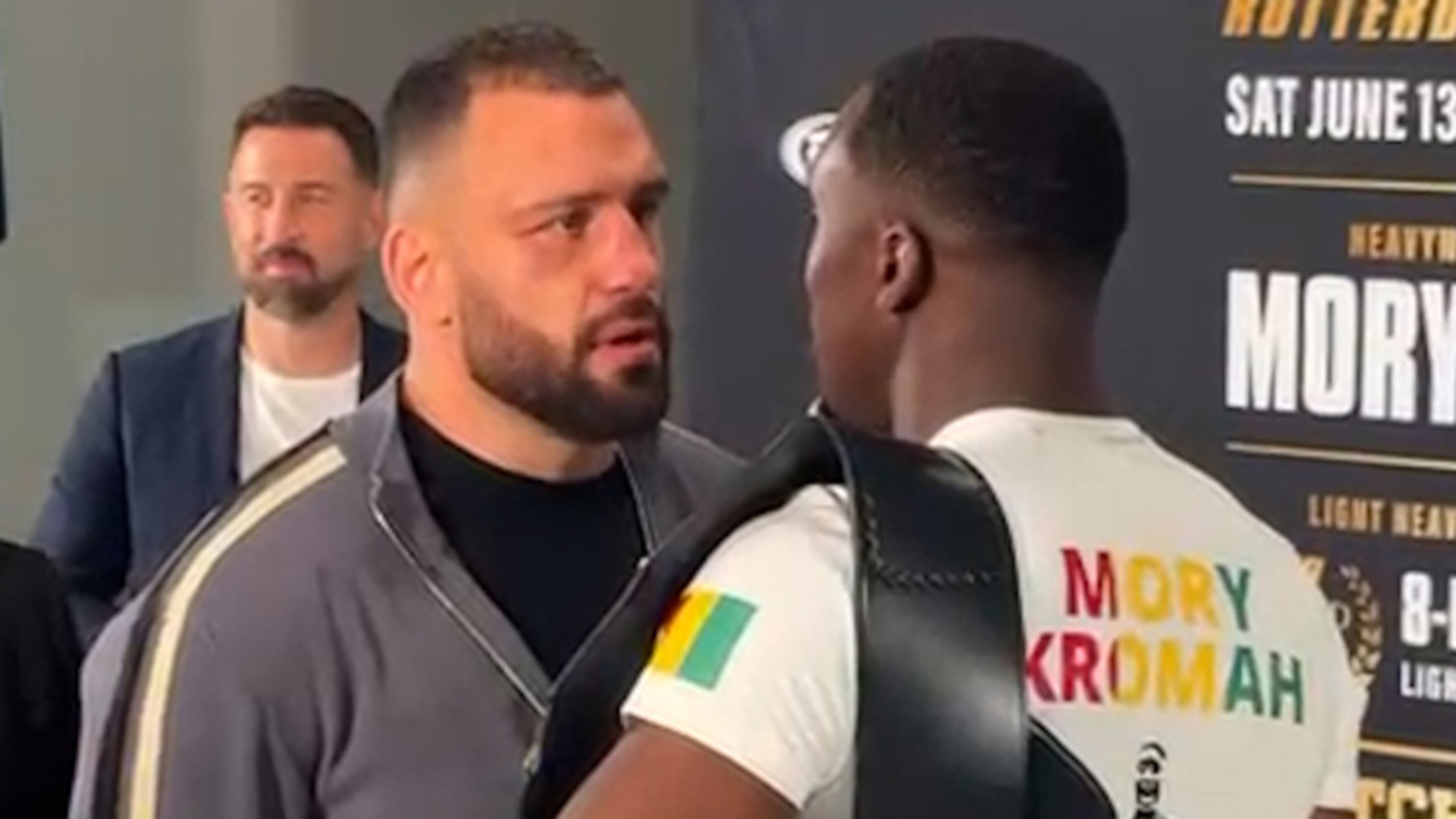 Staredown nieuw Glory-gevecht tussen Mory Kromah en Antonio Plazibat