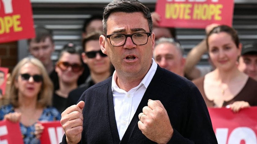 VK: Andy Burnham wint lokale verkiezingen en kan Starmer uitdagen
