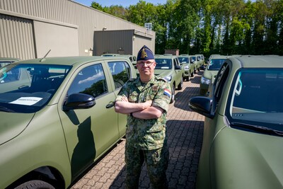 Nederlandse kolonel trok magazijnen van Defensie leeg voor Oekraïne: 400 oude pantservoertuigen bleken goud waard