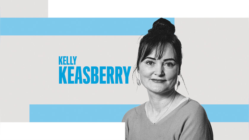 Voor Kelly was ‘ruim je kamer op’ geen opdracht, maar een onmogelijke worsteling. ‘Waar begin je?’