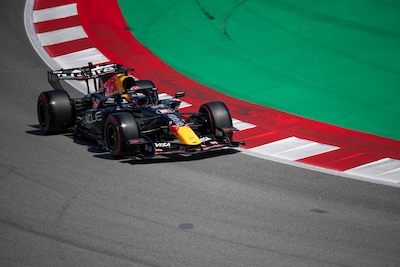 LIVE Formule 1 | Kan Max Verstappen meestrijden om de podiumplaatsen tijdens slijtageslag in Barcelona?