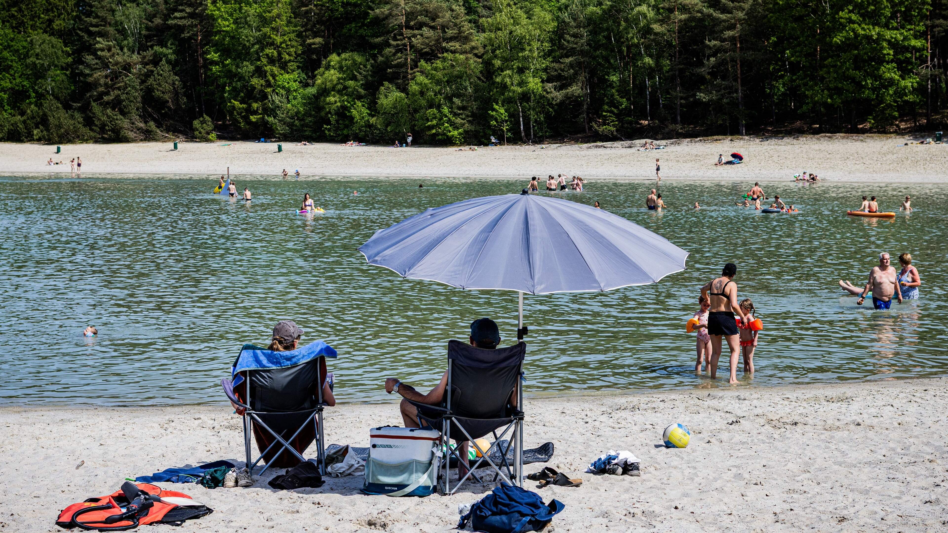 Hittegolf slaat toe: 33 graden, maar ook zware regenbuien in het zuiden
