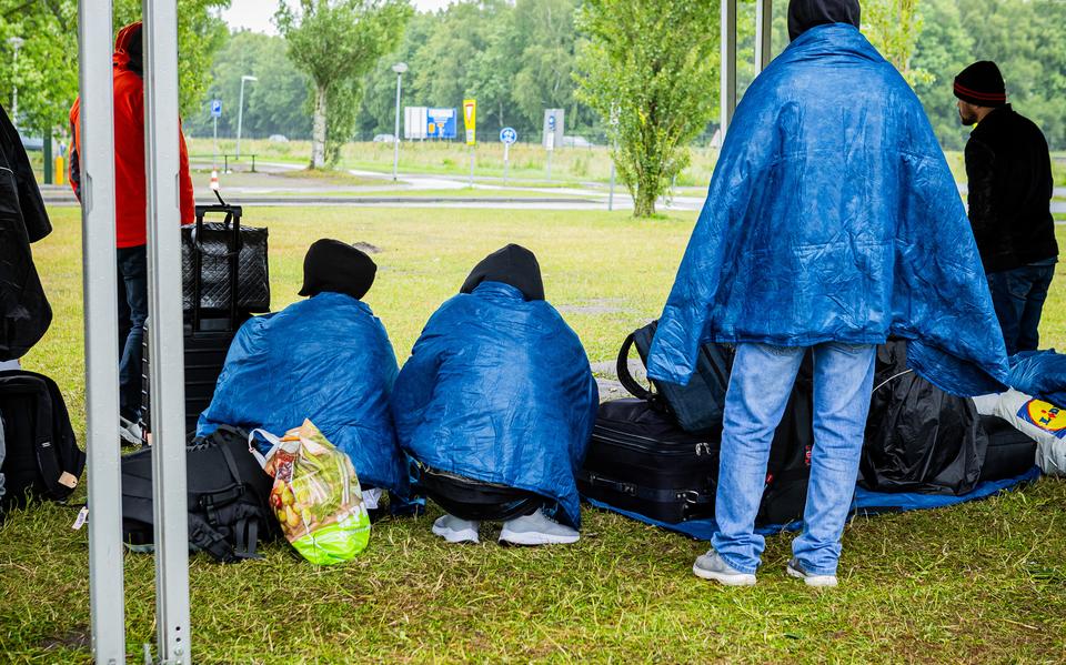 LIVE | 120 asielzoekers naar nachtopvang buiten Ter Apel gebracht