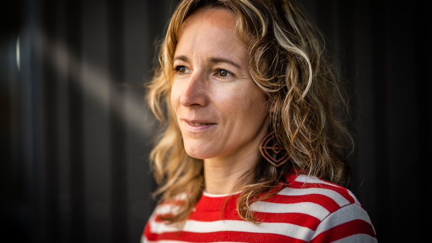Aaltje schreef over haar reformatorische jeugd. ‘De kerk probeerde mij bij God weg te houden, dat is niet gelukt’