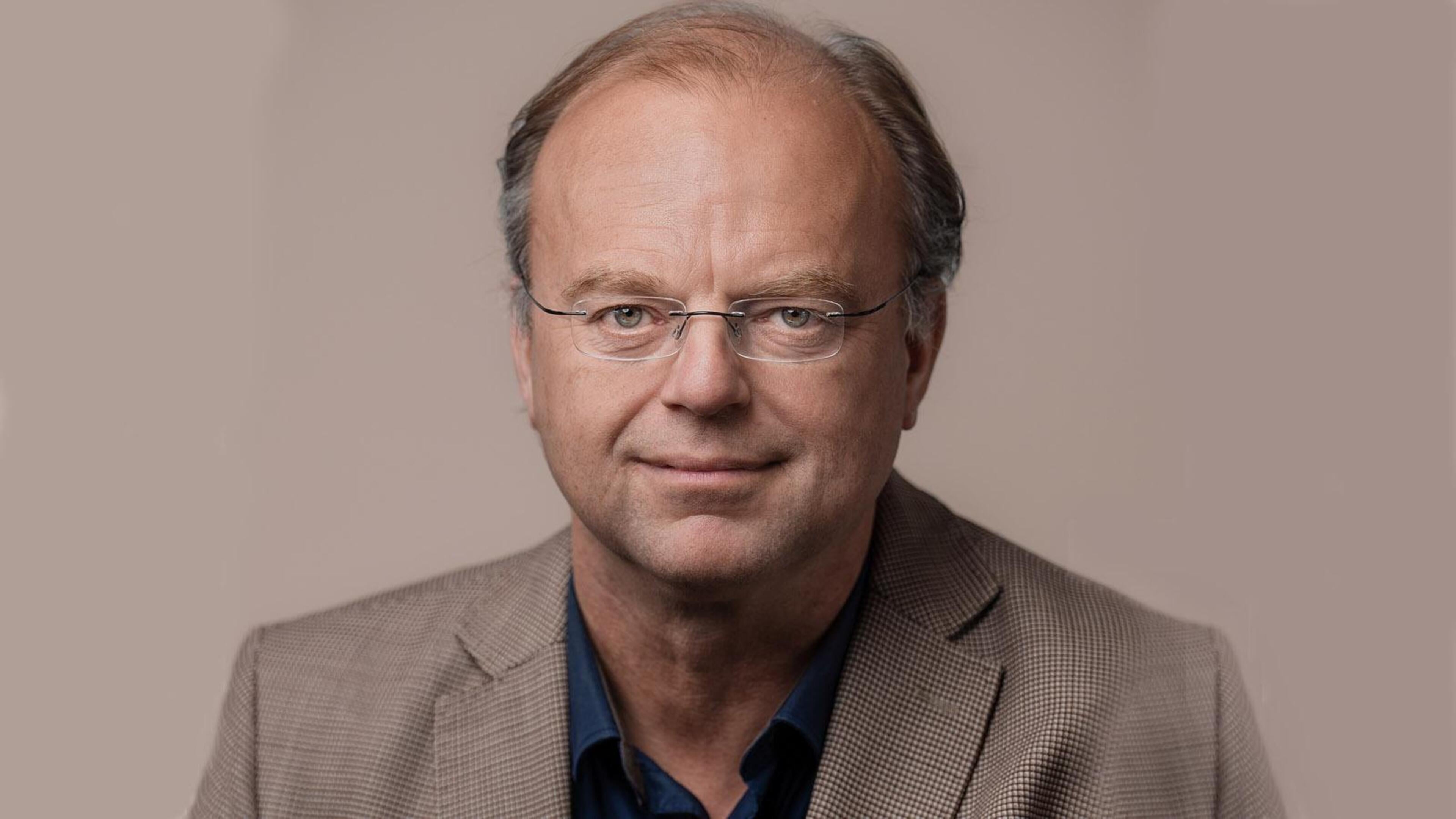 Paul Jansen: even ben ik in totale verwarring, wat heeft Guus Hiddink nou te maken met Japan?