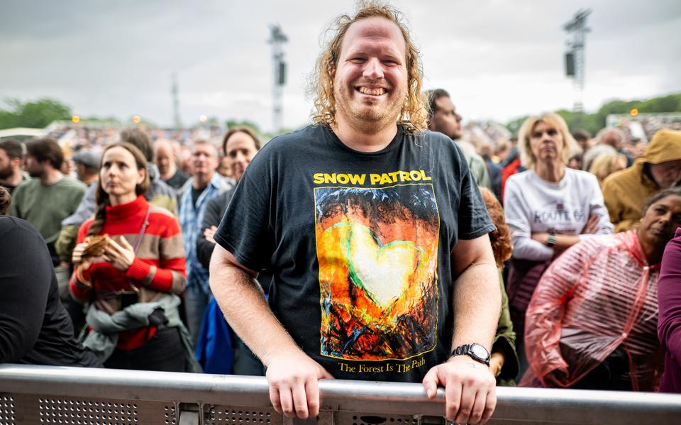 Superfan Tim (34) uit Duitsland staat om 08.30 ‘s ochtends al bij de hekken van het Stadspark voor Snow Patrol