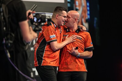 Geen Nederlands succes voor Van Gerwen en Van Veen: verliezen World Cup van topfavoriet Engeland