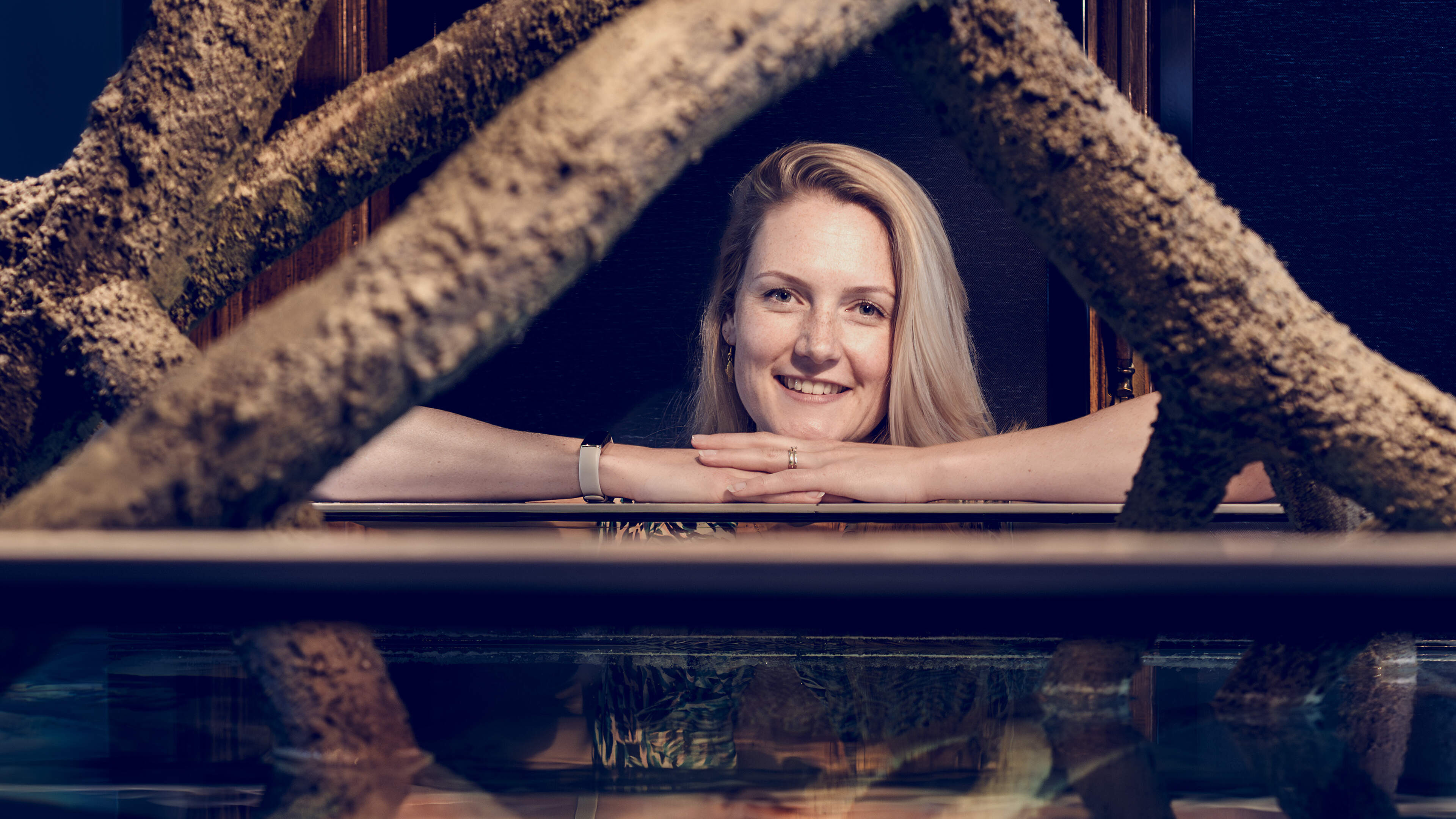 Bevlogen bioloog Anne van Dijk (33) vond in Artis haar droombaan: ’Ik wil dat andere mensen ook om de natuur gaan geven’