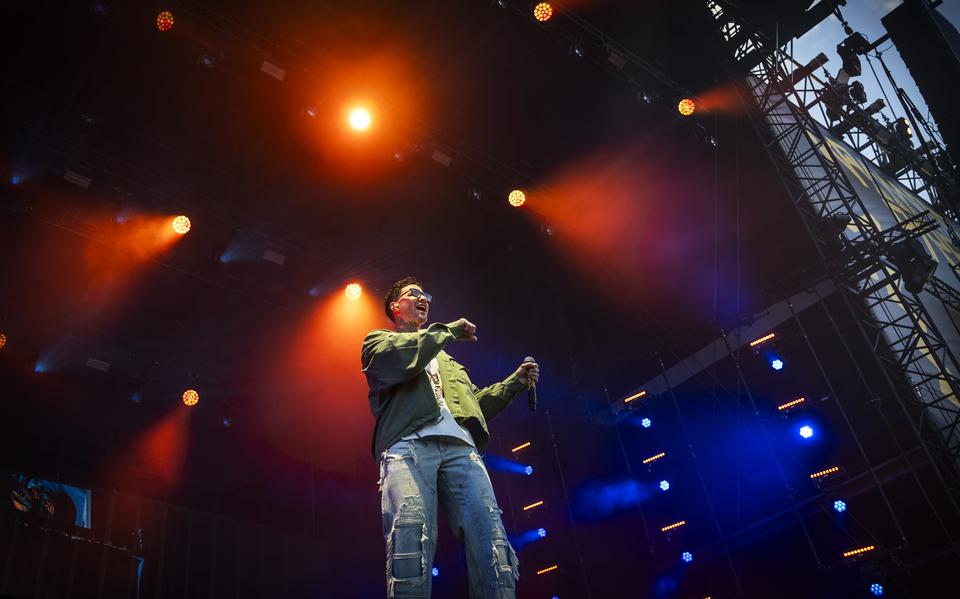 Jong en oud geniet van de zegetocht van Kraantje Pappie in het Stadspark in Groningen
