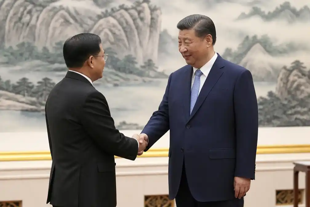 Chinese president Xi steunt Myanmarese leider