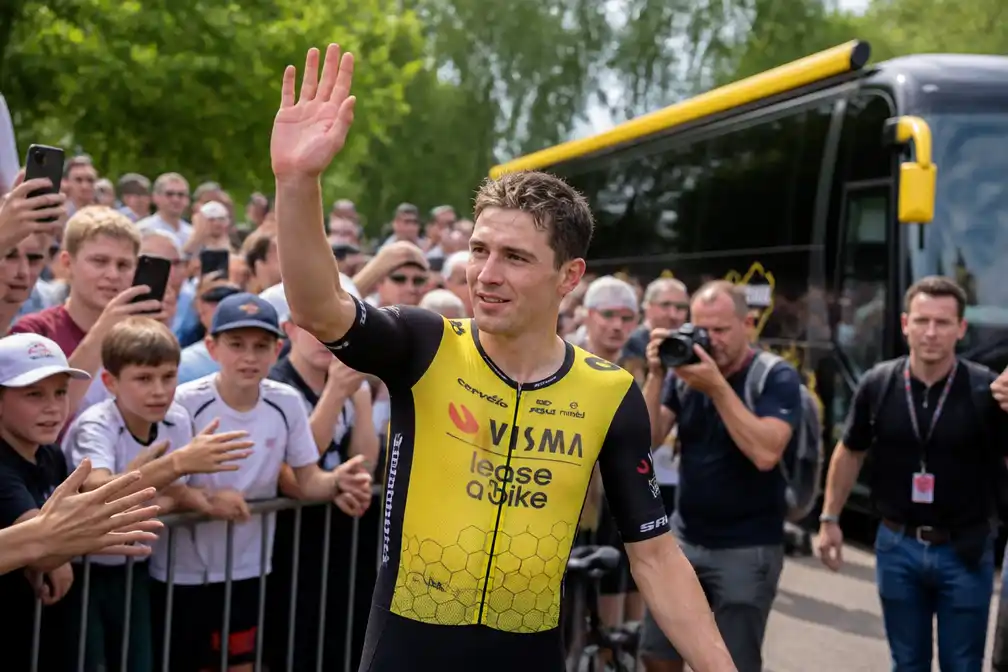 Wout van Aert wint derde opeenvolgende rit in Ronde van Denemarken