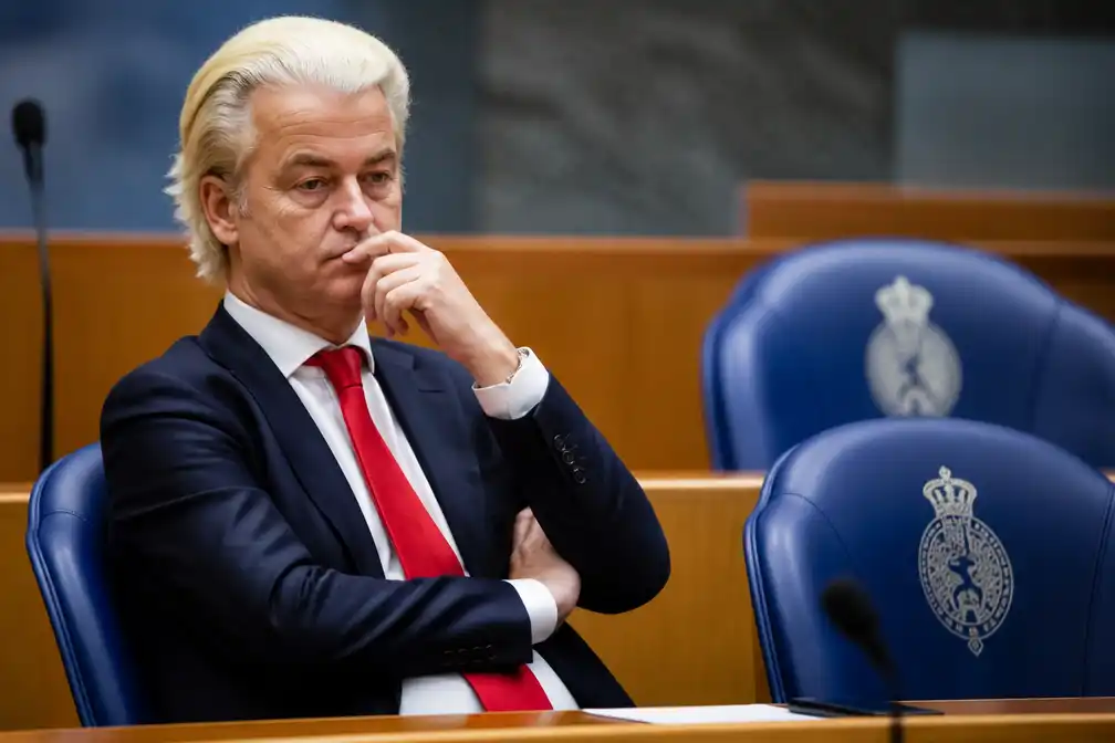 Wilders aan de zijlijn in Den Haag, PVV-geledingen kiezen eigen koers
