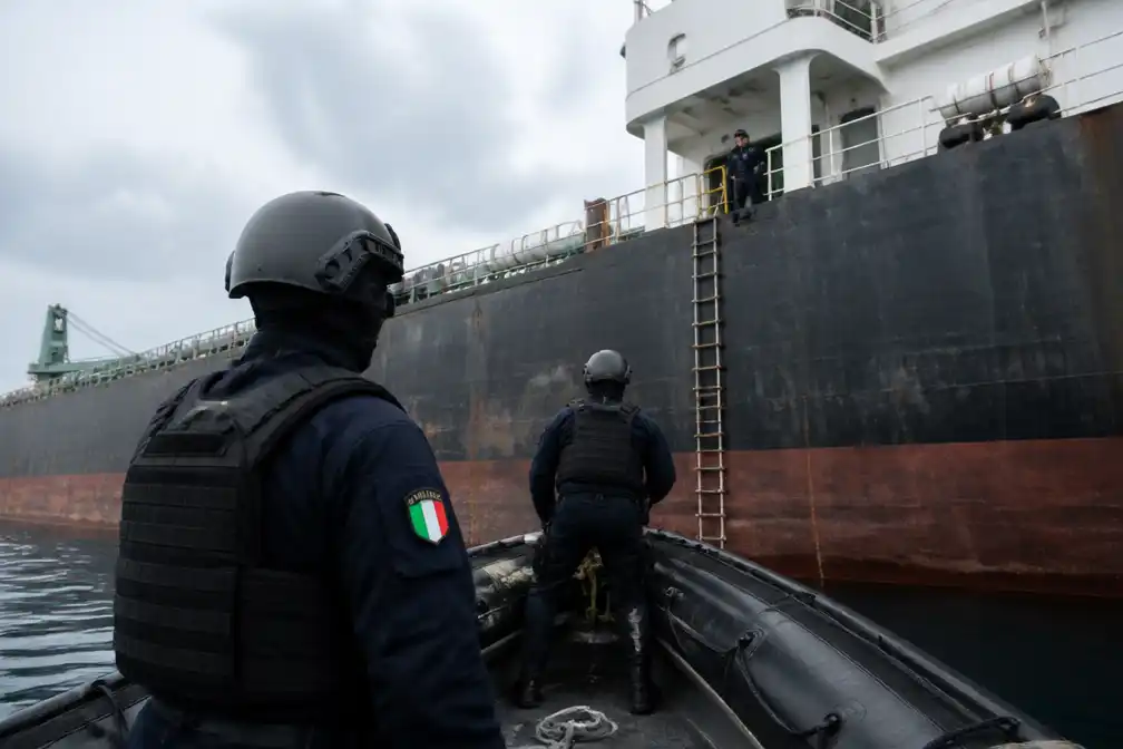 Italiaanse EU-missie enterde tanker die mogelijk tot Russische schaduwvloot behoort