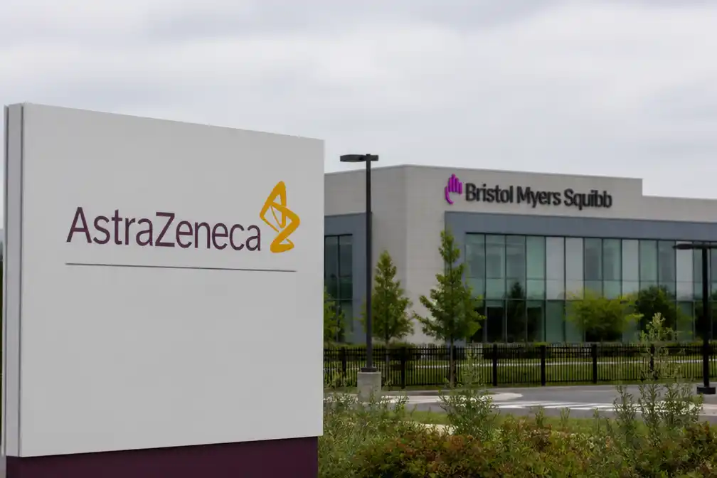 AstraZeneca voert fusiegesprekken met Amerikaanse rivaal Bristol Myers Squibb