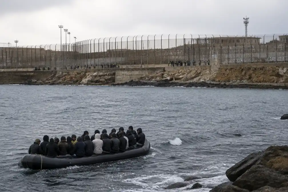 Minstens 88 doden bij migrantenoversteek naar Ceuta, zegt burgemeester