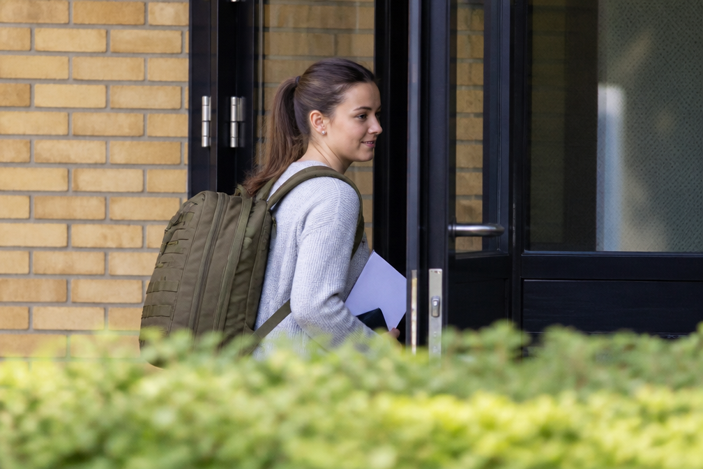 Deense prinses Isabella aangekomen bij kazerne voor dienstplicht