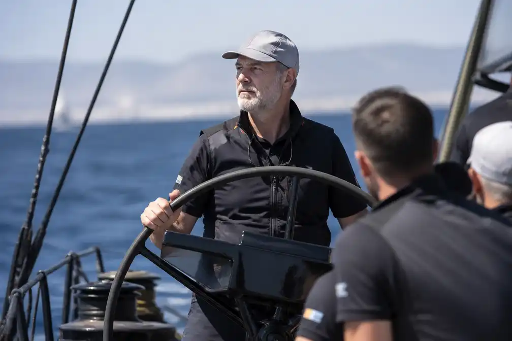 Felipe zeilt voor het eerst met nieuw marinejacht Hispania voor Copa del Rey
