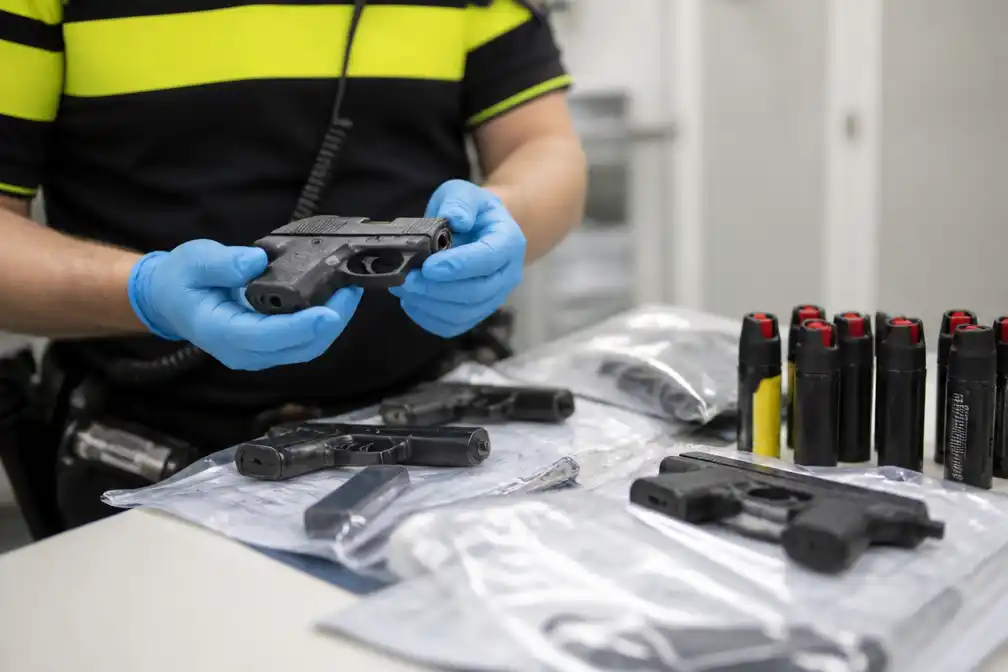 Politie bezorgd over toename in beslag genomen gas- en alarmpistolen