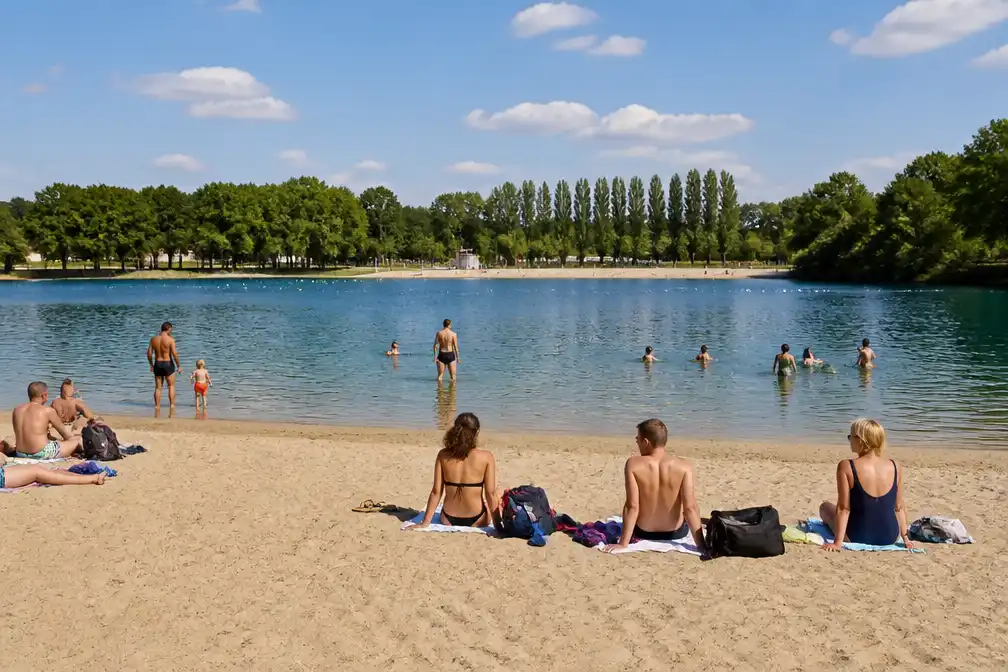 Strand- en zwemzone Hofstade heropent na tijdelijk zwemverbod wegens blauwalg