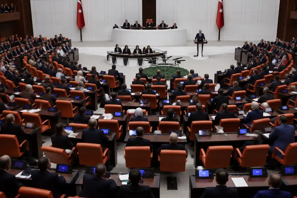 Turkse regeringspartij AKP dient wetsontwerp in om strijd met PKK te beëindigen