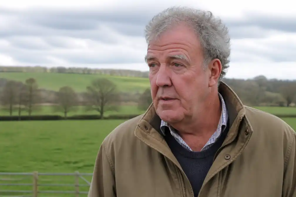 Jeremy Clarkson maakt agressieve vorm van kanker bekend in Clarkson's Farm