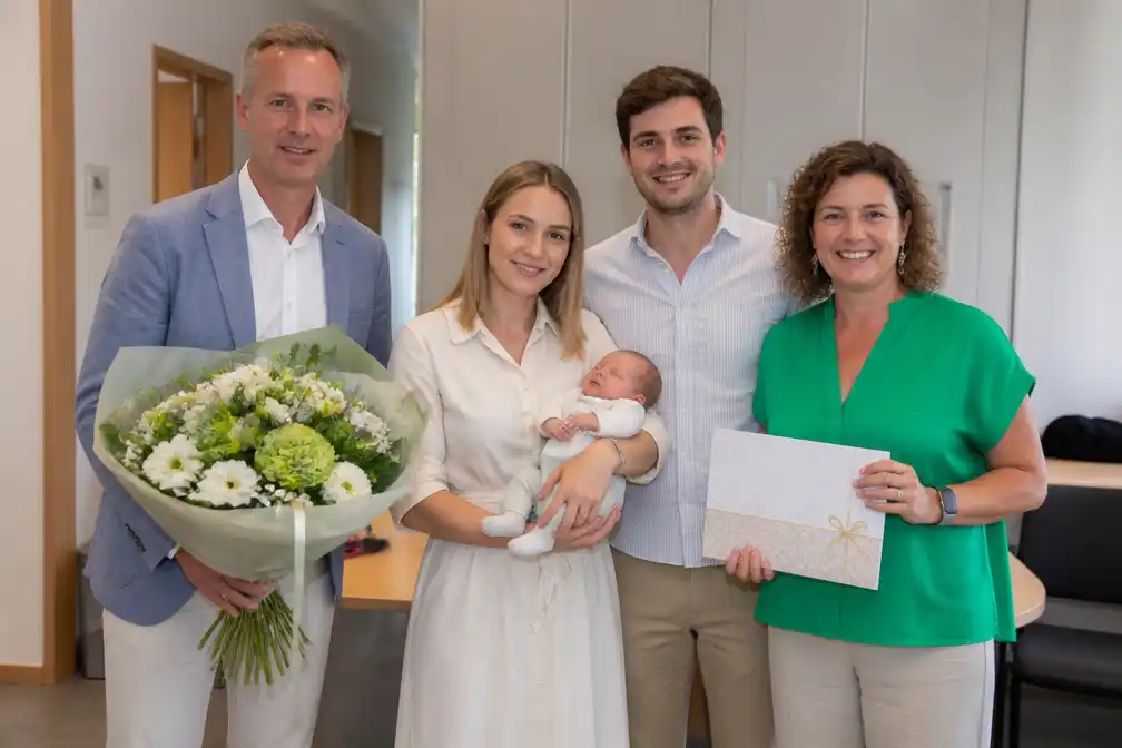 Baby Flor is 11.000ste inwoner van Bierbeek, gemeente viert mijlpaal