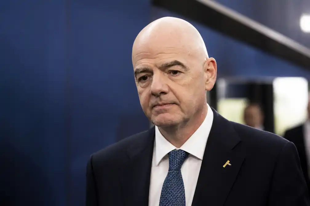 UEFA handhaaft boycot FIFA-competities na excuses Infantino